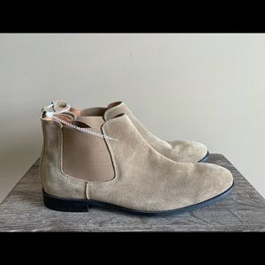 NWT Express Tan Suede Chelsea Boot Size 12